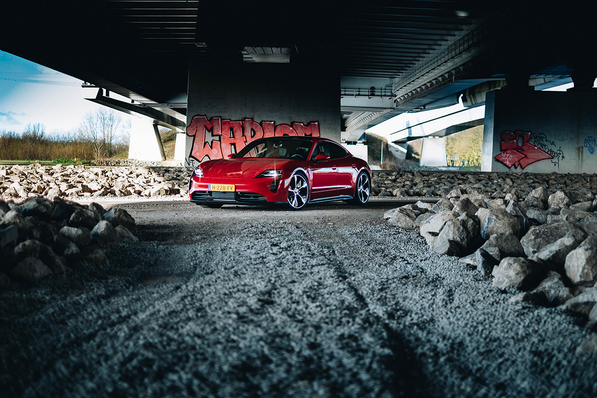 Porsche Taycan 4S-grafitti_lourens Magazine